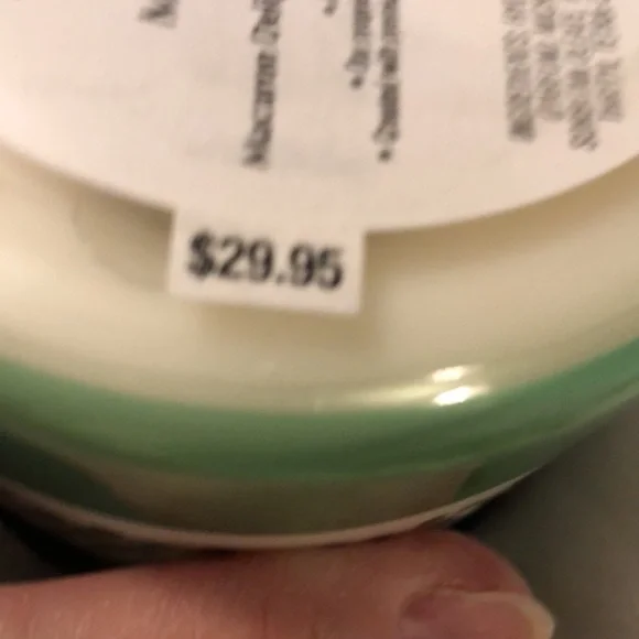 NWT Bath & Body Works Emily In Paris “ Macaron Cloud” 3- Wick Candle - Picture 4 of 4